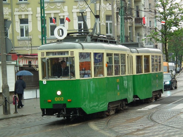 Zabytkową bimbą w nietypową podróż ku historii Poznania i Wielkopolski