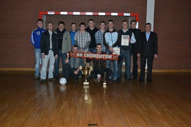 Drużyna z Chometowa, zwycięska ekipa turnieju piłkarskiego w Skaryszewie.