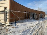 Zimna nie przerwała budowy amfiteatru nad Pilicą w Białobrzegach. Trwają prace przy dachu i budynku zaplecza