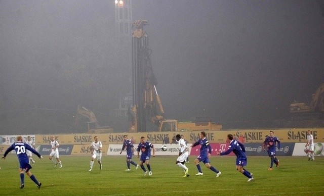 Gra na stadionie w trakcie poważnej modernizacji nie należy do najprzyjemniejszych