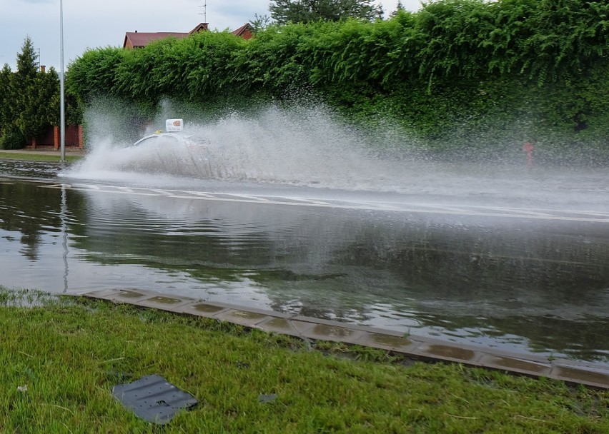 10.07.2020 burza przeszła przez Białystok - ul. Sławińskiego