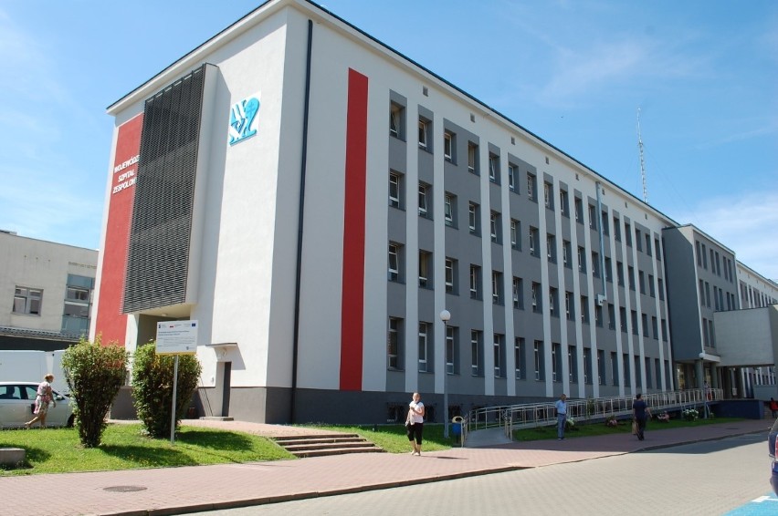 Szpital i przychodnie na Czarnowie w Kielcach po remoncie i wyglądają jak nowe. Spadną też ich koszty utrzymania   