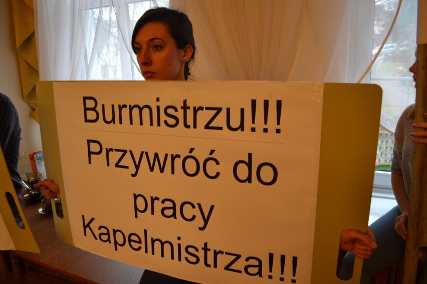 Koronowo nie chce chlewni, broni kapelmistrza i żąda referendum [zdjęcia]