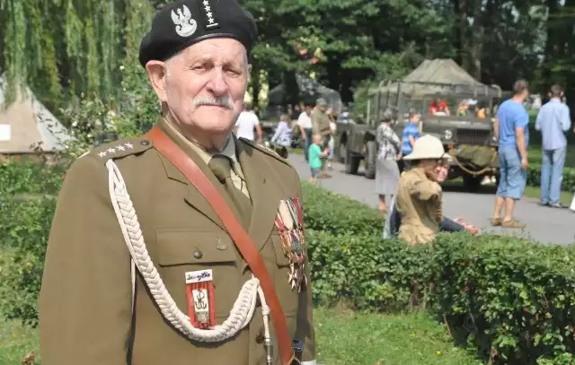 Kapitan Stanisław Janiszewski „Dewajtis” ma jednej z koneckich uroczystości patriotycznych