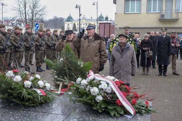 W środę 14 lutego mija 76. rocznica powstania AK. Uroczystość upamiętniająca uroczystość upamiętniająca to wydarzenie odbyła się pod pomnikiem Żołnierzy Armii Krajowej w Białymstoku.