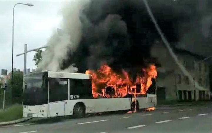 Pożar autobusu w Bytomiu w dzielnicy Karb