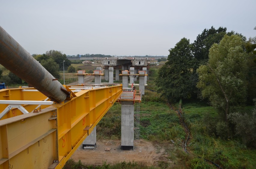 750-metrowy most nad Widawą. Tak rośnie przeprawa na drodze ekspresowej S5