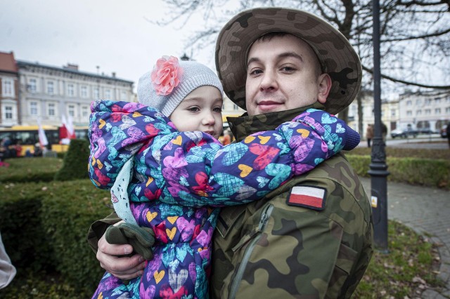 Apel i pożegnanie żołnierzy XIII zmiany Polskiego Kontyngentu Wojskowego w Iraku