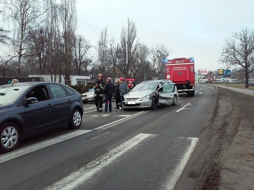 Obornicka: Zderzenie czterech samochodów