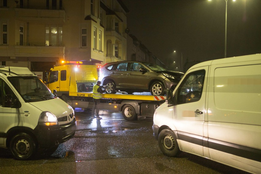 Na ulicy Tuwima w Słupsku doszło do zderzenia trzech aut. Na...