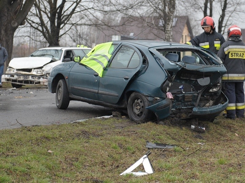 Wypadek na DK 28 w Przemyślu. Dwie osoby poszkodowane [ZDJĘCIA, WIDEO]