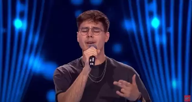 Bartosz Michniewicz ma 31 lat, pracuje jako steward w liniach lotniczych i przez kilka lat mieszkał w Bydgoszczy. Teraz ma szansę wygrać 14. edycje The Voice Of Poland.