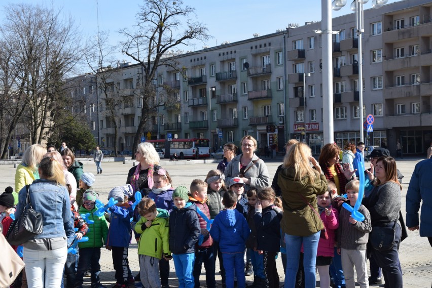 „Przystanek autyzm” to happening w Dzień Autyzmu na placu...