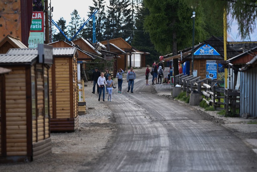 Zakopane. Gubałówka rozkopana. Robotnicy zwinęli asfalt [ZDJĘCIA] 