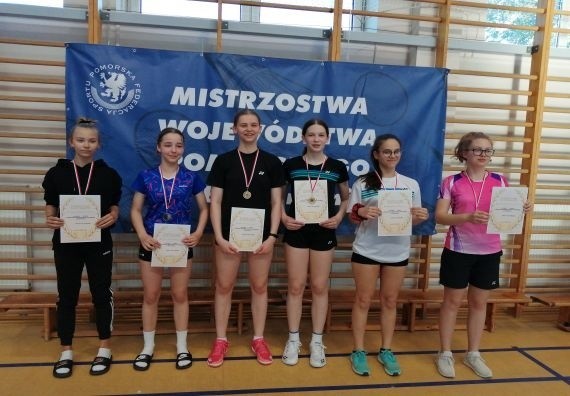 W Chmielnie odbyły się mistrzostwa województwa pomorskiego w badmintonie. Dziewięć medali zdobyli zawodnicy i zawodniczki MKB Lednik Miastko. 