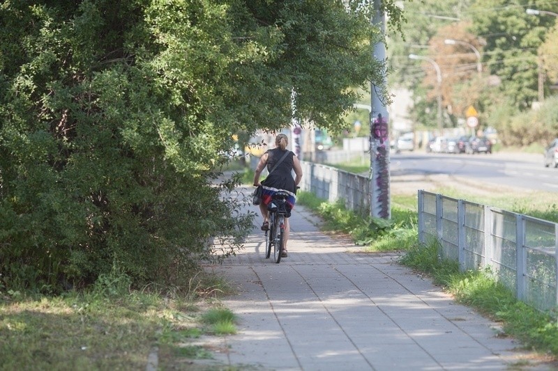 Droga rowerowa na Lumumbowie będzie biegła m.in. tuż przy...