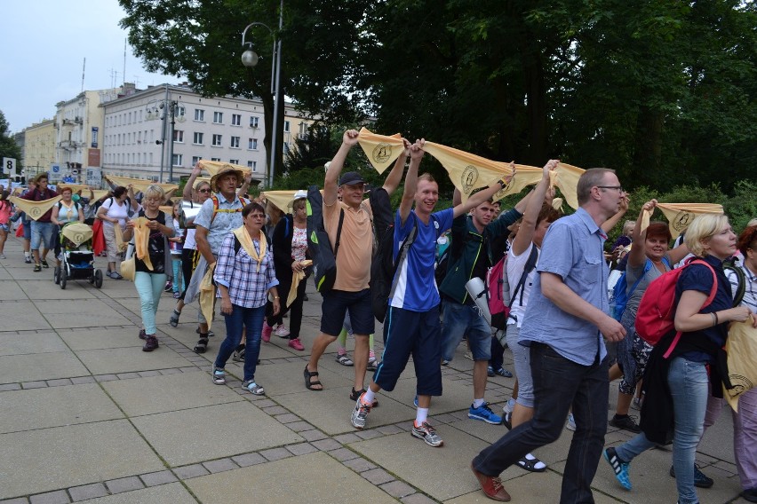 Pielgrzymka Rybnicka dotarła na Jasną Górę [ZDJĘCIA]