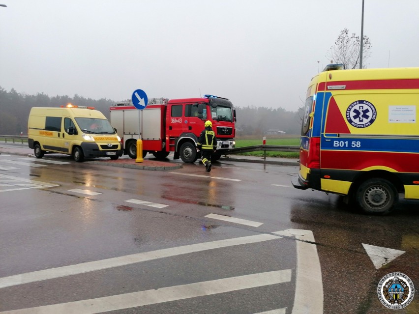 Wypadek w Nowogrodzie. Zderzenie Volkswagena z Oplem