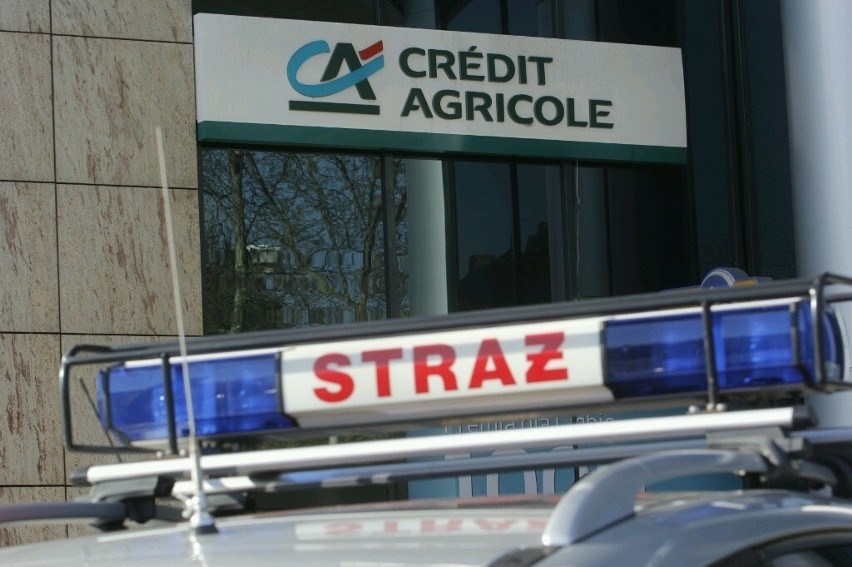 Wrocław: Koperta z białym proszkiem w budynku Credit Agricole (ZDJĘCIA)