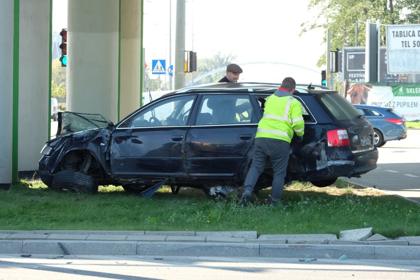 Wypadek na skrzyżowaniu ulic gen. Sosabowskiego i Kazimierza...