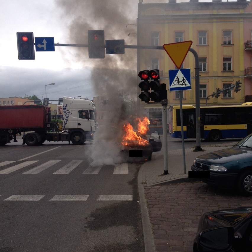 Pożar samochodu w Tarnowie.