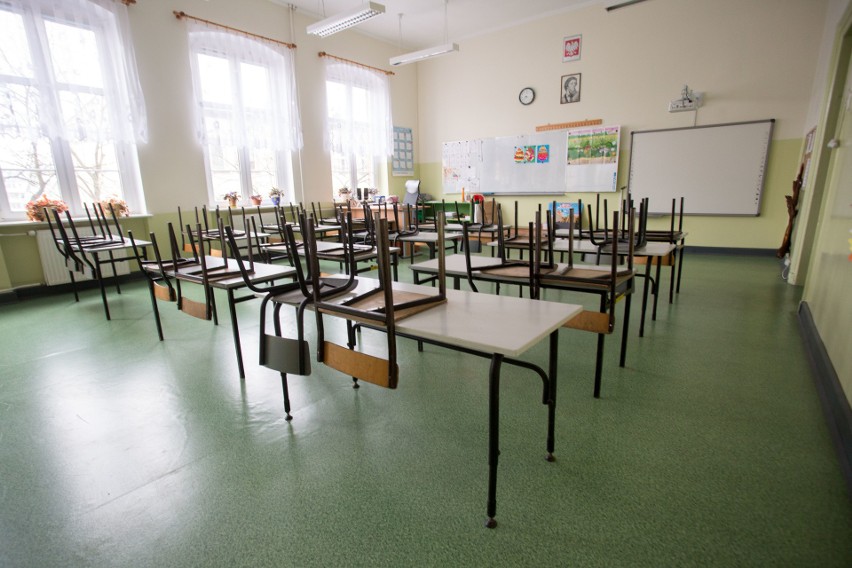Strajk nauczycieli w Słupsku. Prezydentka Słupska nie chce powiedzieć, jak będzie wspierać strajkujących nauczycieli