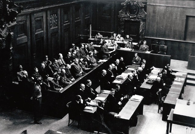 Sala rozpraw Międzynarodowego Trybunału Wojskowego w Norymberdze. To tu najważniejsi nazistowscy przywódcy odpowiedzieli za zamordowanie milionów ludzi