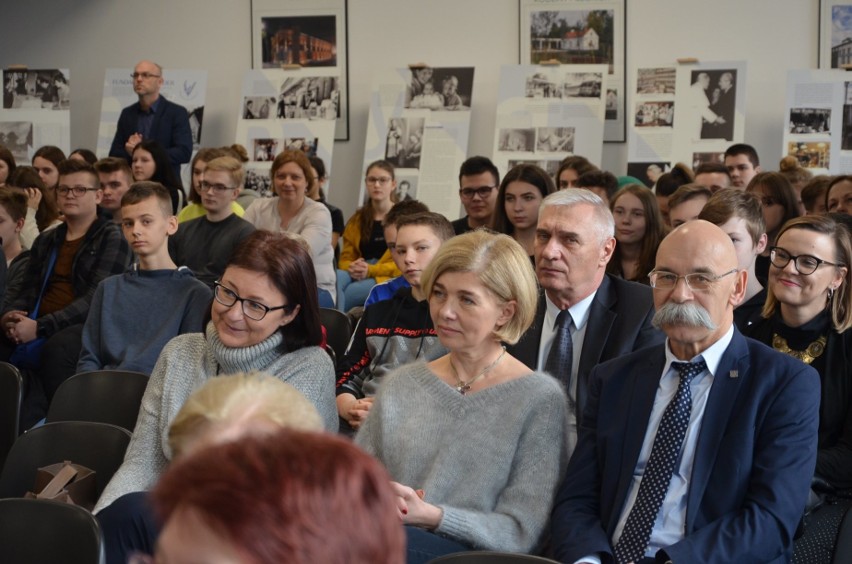 Ostrów Mazowiecka. Spotkanie na temat ekologii, 3.03.2020. Licealistki Ola, Natalia i Ewa nie chcą psuć klimatu i zachęcają do tego innych