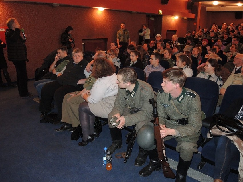 Kamienie na szaniec: Premiera filmu w kinie Światowid w...