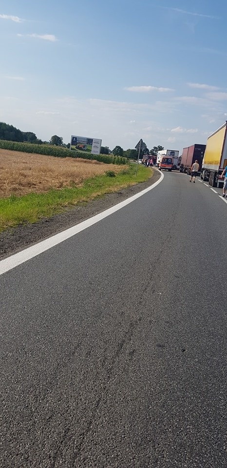 Śmiertelny wypadek na drodze Wrocław - Kłodzko. Droga zablokowana