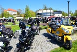 Tłumne rozpoczęcie sezonu motocyklowego w Sandomierzu. Ponad tysiąc motorów nad Wisłą. Zobacz zdjęcia 