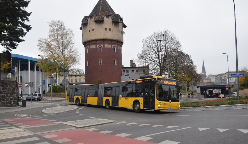 Okolice wiaduktu łączącego ulice Wyszyńskiego i Szczecińską...