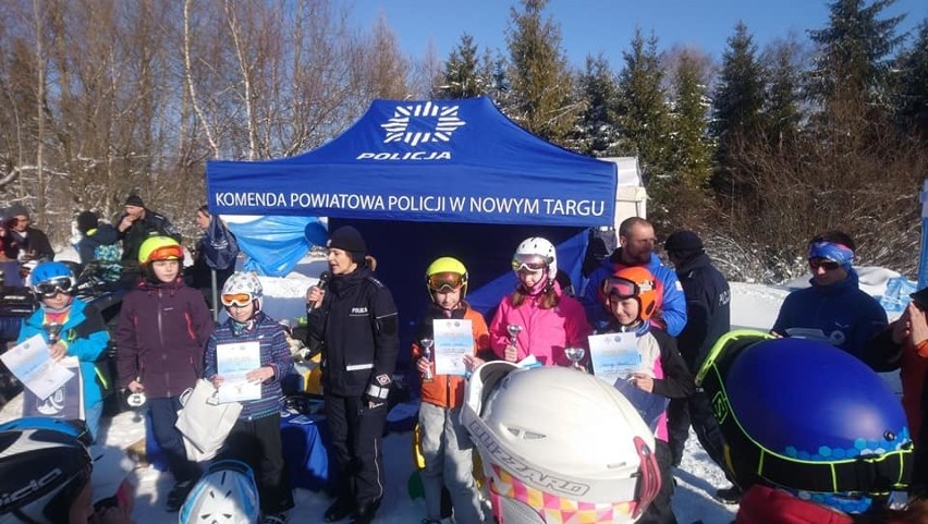 Szczawnica. GOPR i policja edukowali turystów na stoku