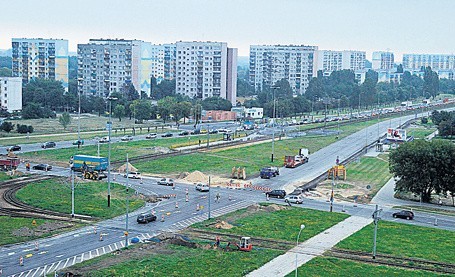 Kierowcy jeżdżą już północną nitką ul. Rokicińskiej. Remont na samym skrzyżowaniu powoduje, że w godzinach szczytu tworzą się korki.