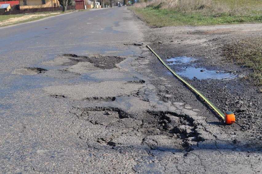 Dziury na szlaku rowerowym Green Velo (ZDJĘCIA)