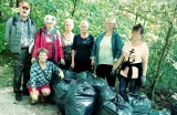 Powiat olkuski. W Rodakach posprzątali las. W sumie uzbierali ponad 25 worków śmieci