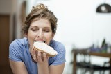 Chleb tuczy, a białe bułki to zawsze zły wybór? 5 mitów na temat pieczywa. Oto, dlaczego nie warto w nie wierzyć