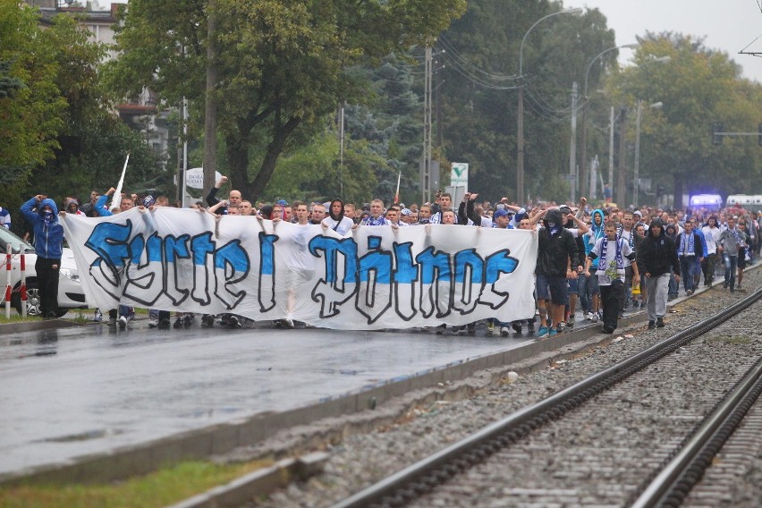 Przemarsz kibiców Lecha i Cracovii