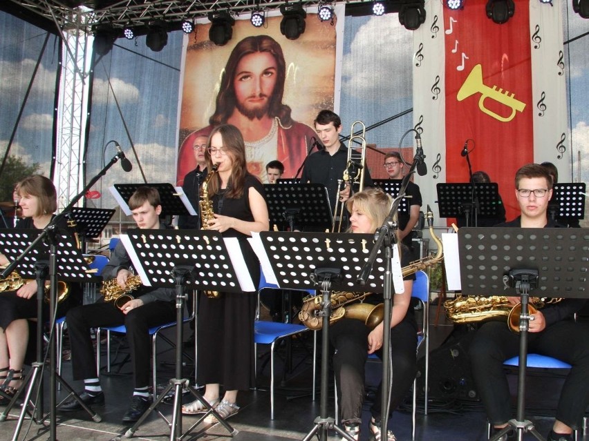 Liczny i głośny Przegląd Orkiestr Dętych w Daleszycach