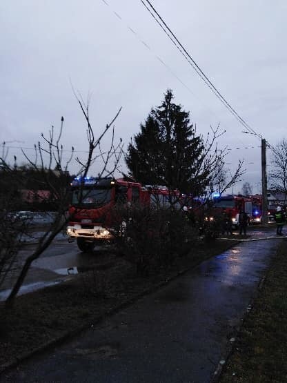 Bielsk Podlaski. Pożar przy ul. Żarniewicza. Zapaliło się poddasze [ZDJĘCIA]