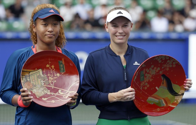 Karolina Woźniacka (z prawej) i Naomi Osaka