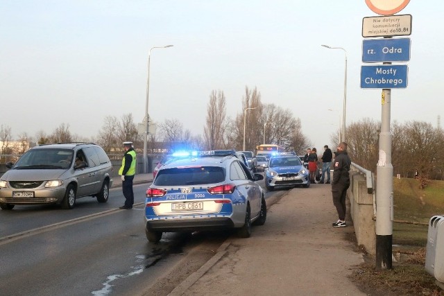 Wypadek na mostach Chrobrego we Wrocławiu 24.02.2021