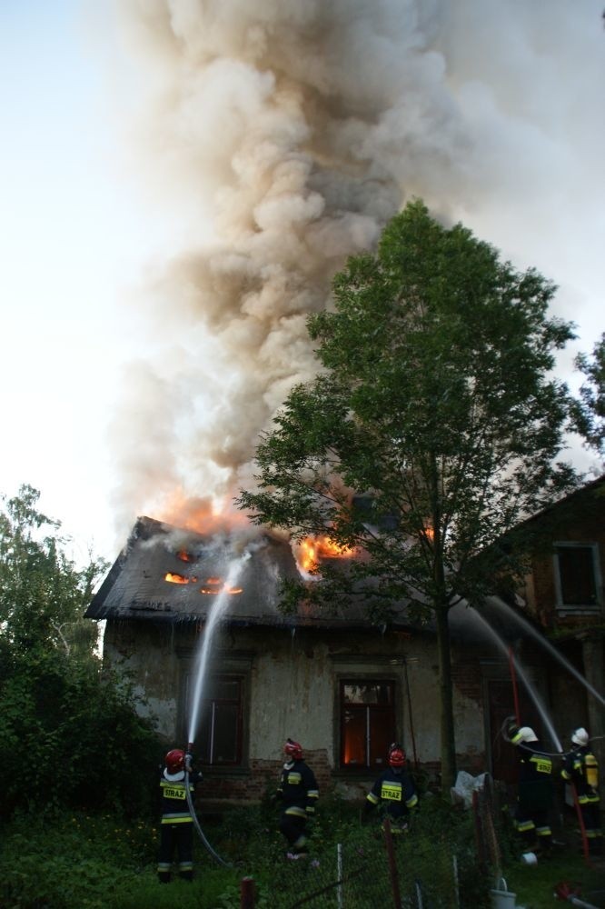 Doszczętnie spłonął dom. Zobacz zdjęcia naszego czytelnika