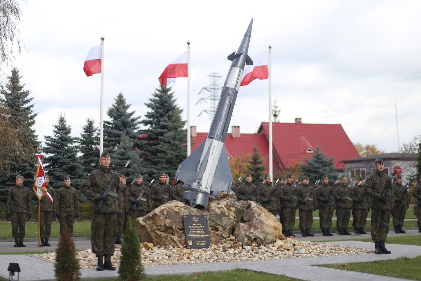 Bytomskie koszary wojskowe otwarte. 34. Śląski Dywizjon...