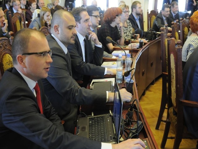 Jakub Mikołajczak, Maciej Zegarski, Łukasz Kowalski i MichałSztybel - wszyscy z Platformy Obywatelskiej - głosowali za porozumieniem ZIT.