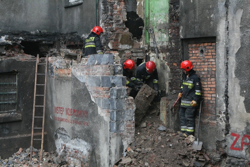 Świetochłowice: Zawaliły się dwie przybudówki na ul. Barlickiego [ZDJĘCIA]