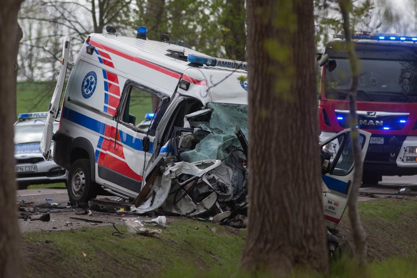 Śmiertelny wypadek w Bydlinie. Relacja ratownika z karetki 