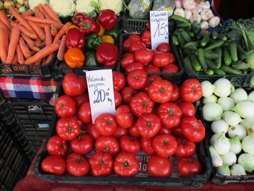 Krajowe pomidory malinowe kosztują 15-25 zł za kilogram
