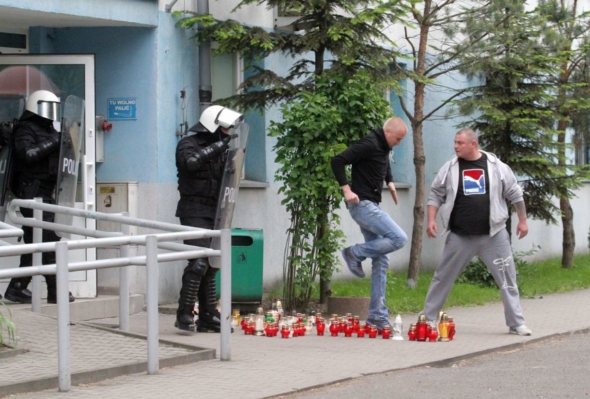 Zamieszki na Legnickiej po śmierci w komisariacie. Rzucali kamieniami w policję