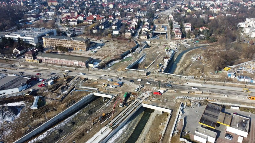 Kraków. Pozimowe przyspieszenie na budowie Trasy Łagiewnickiej [ZDJĘCIA]